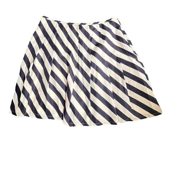 Outback Red Striped Pleated Skirt Size Large - Picture 3 of 4